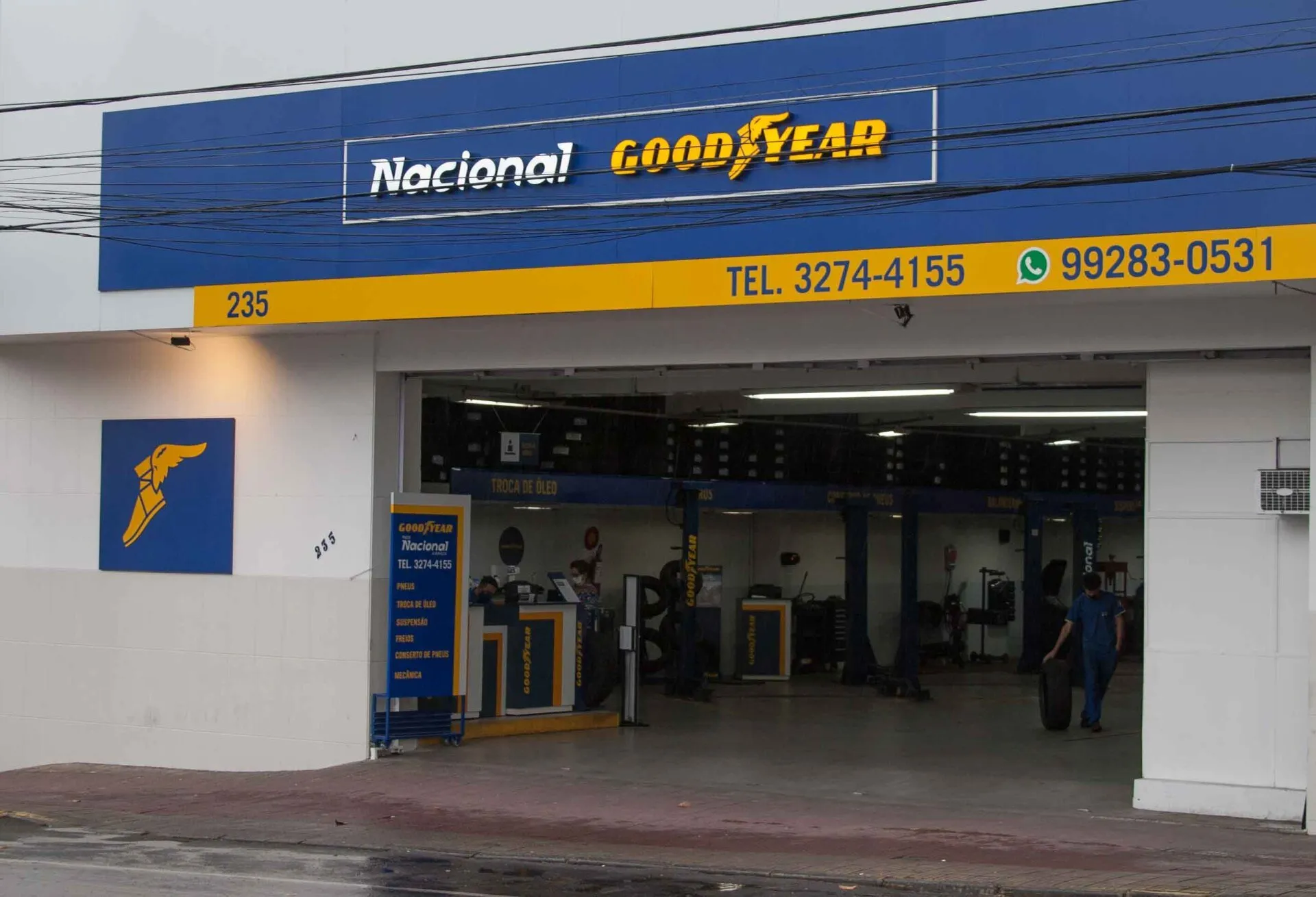 Fachada da loja Pneus Nacional no Barro Preto